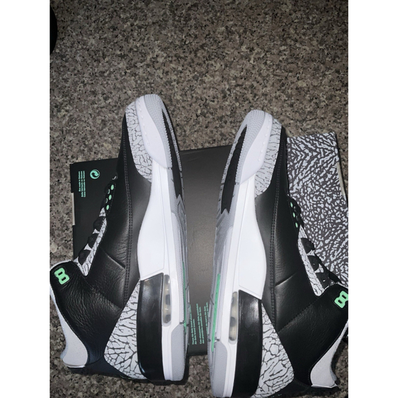 Air Jordan 3 Retro Black Green Glow Sneaker CT8532-031 Men\'s Size 12.5 main image 6